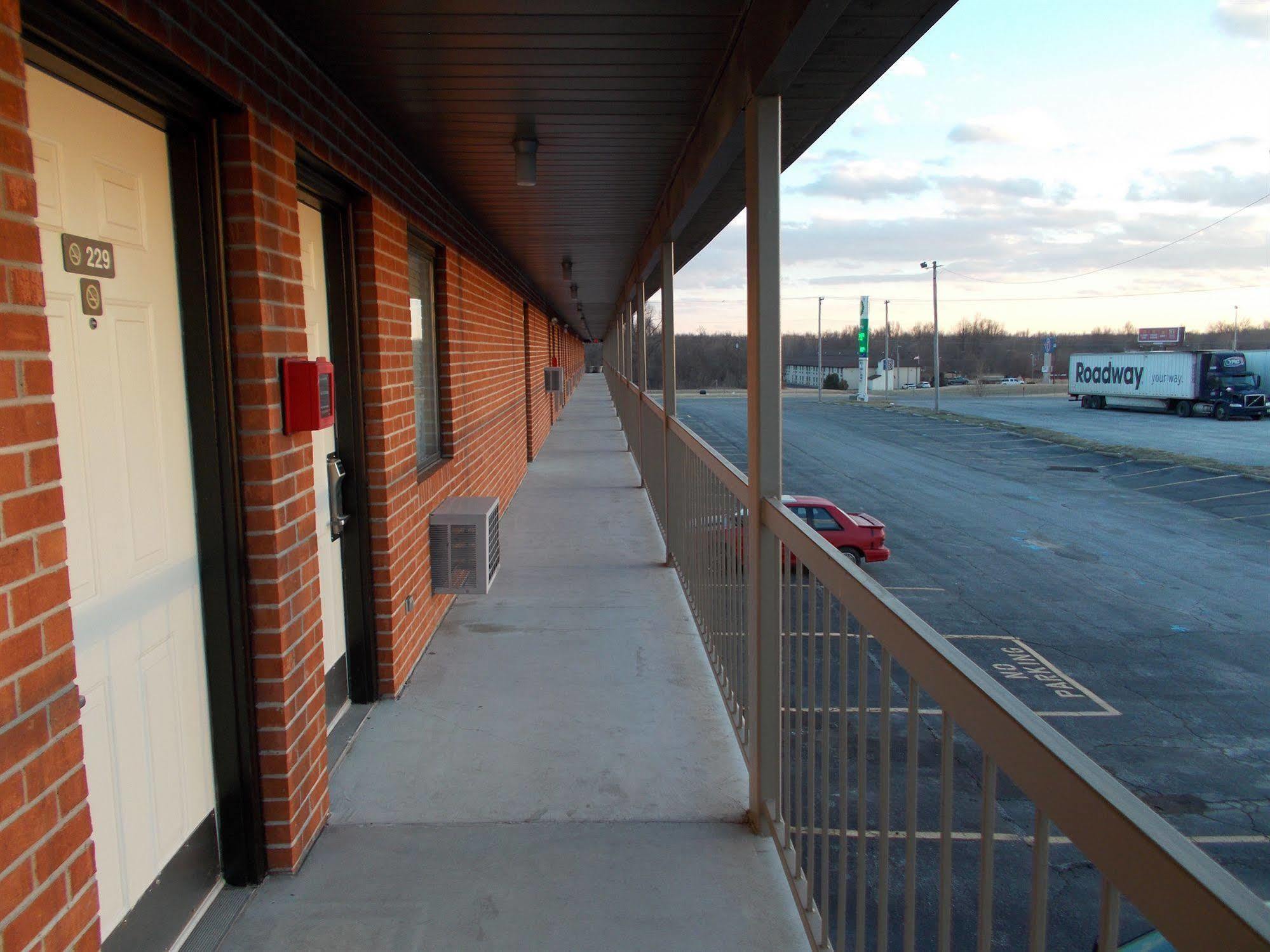 Motel 6-Metropolis, Il Exterior foto